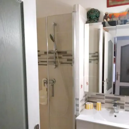 Holiday home Maison De 3 Chambres Avec Vue Sur La Mer Jardin Clos Et Wifi A *