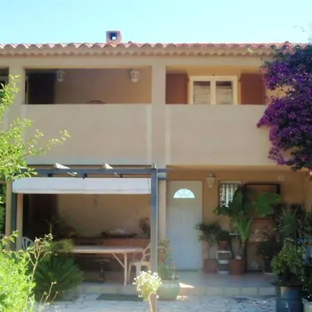 Holiday home Maison De 3 Chambres Avec Vue Sur La Mer Jardin Clos Et Wifi A *