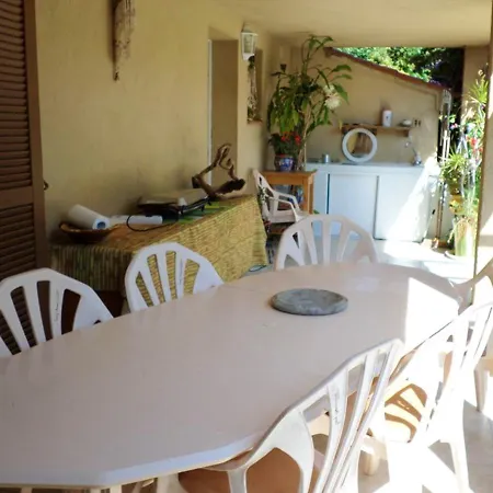 Maison De 3 Chambres Avec Vue Sur La Mer Jardin Clos Et Wifi A Holiday home *