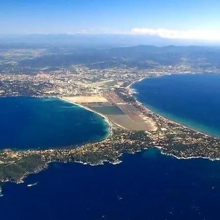 Holiday home Maison De 3 Chambres Avec Vue Sur La Mer Jardin Clos Et Wifi A *